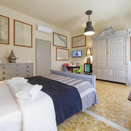 Budget Rooms Sonnino 37 칼리아리 외부 사진