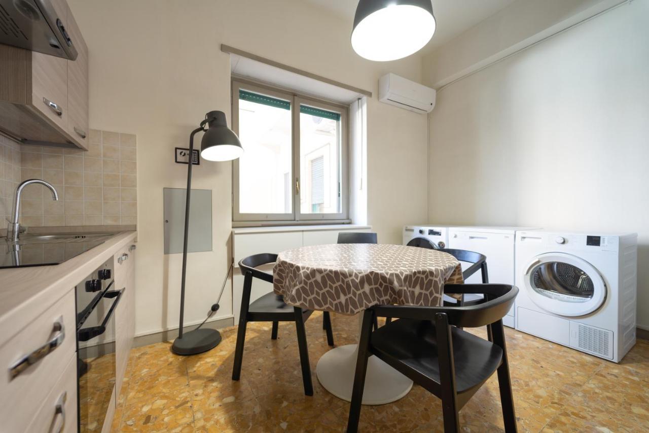 Budget Rooms Sonnino 37 칼리아리 외부 사진