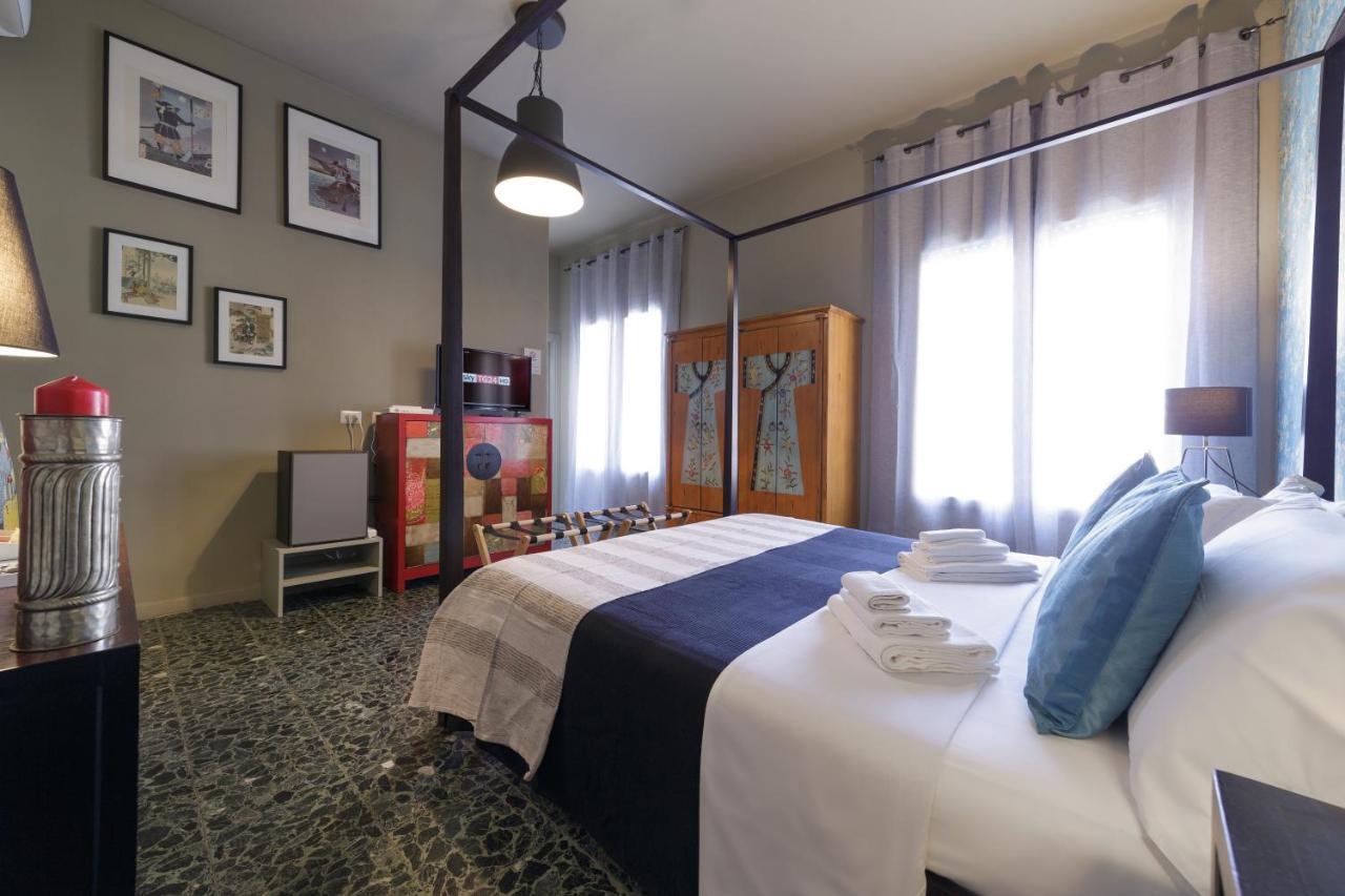 Budget Rooms Sonnino 37 칼리아리 외부 사진