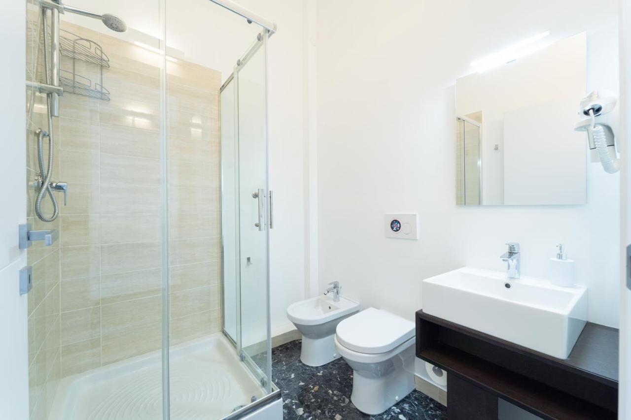 Budget Rooms Sonnino 37 칼리아리 외부 사진
