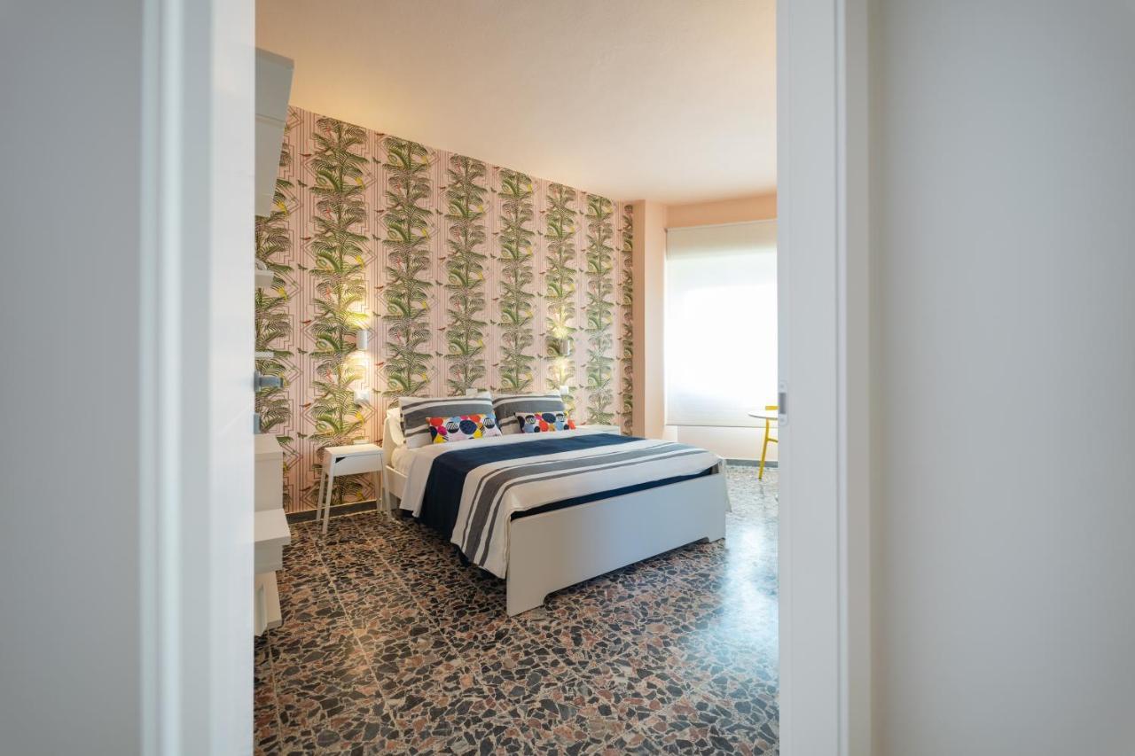 Budget Rooms Sonnino 37 칼리아리 외부 사진
