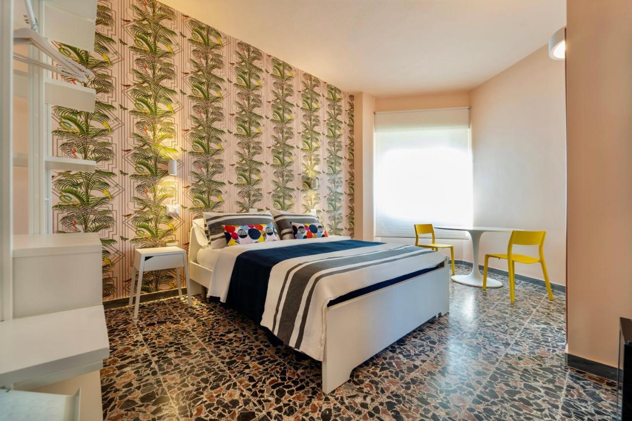 Budget Rooms Sonnino 37 칼리아리 외부 사진