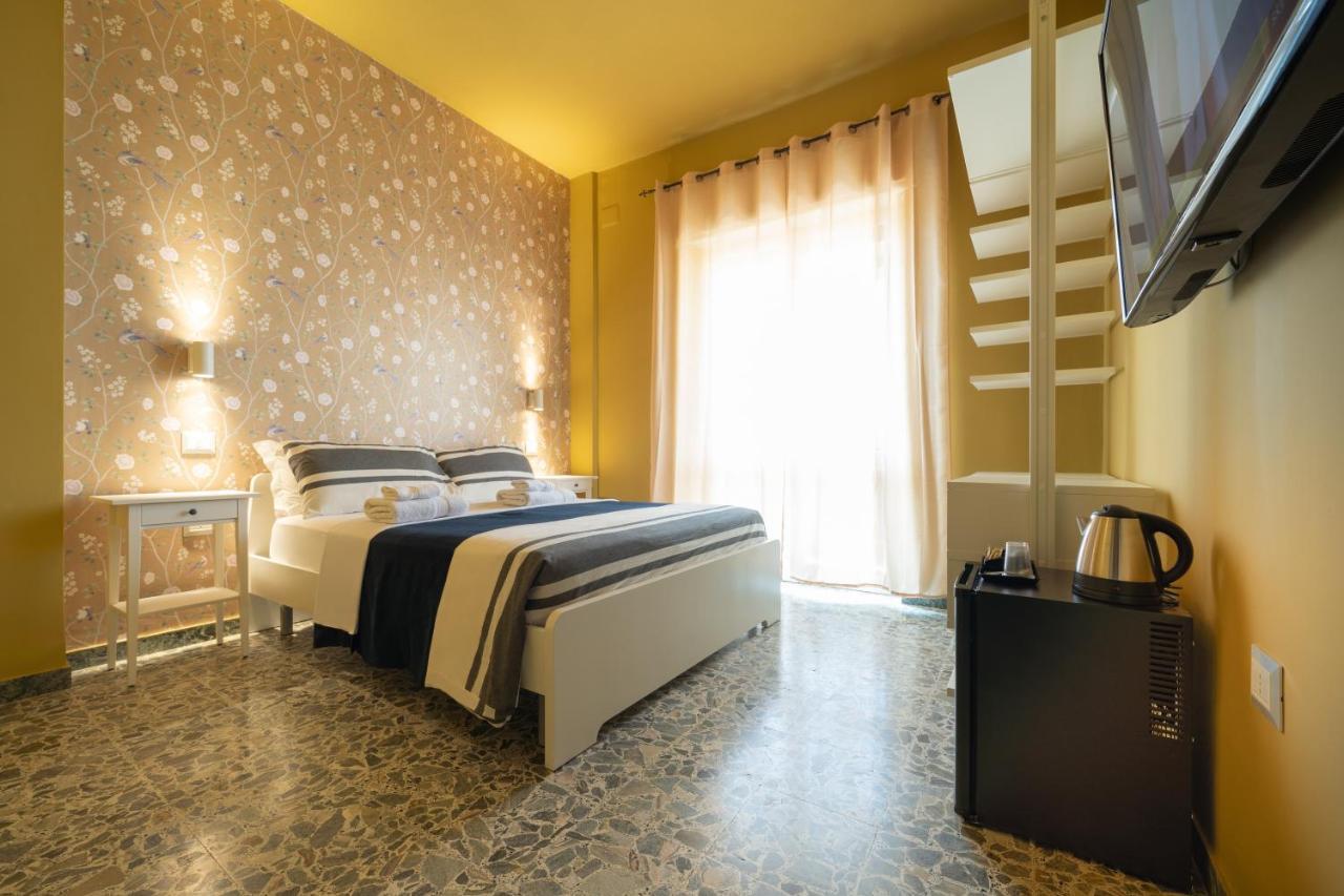 Budget Rooms Sonnino 37 칼리아리 외부 사진