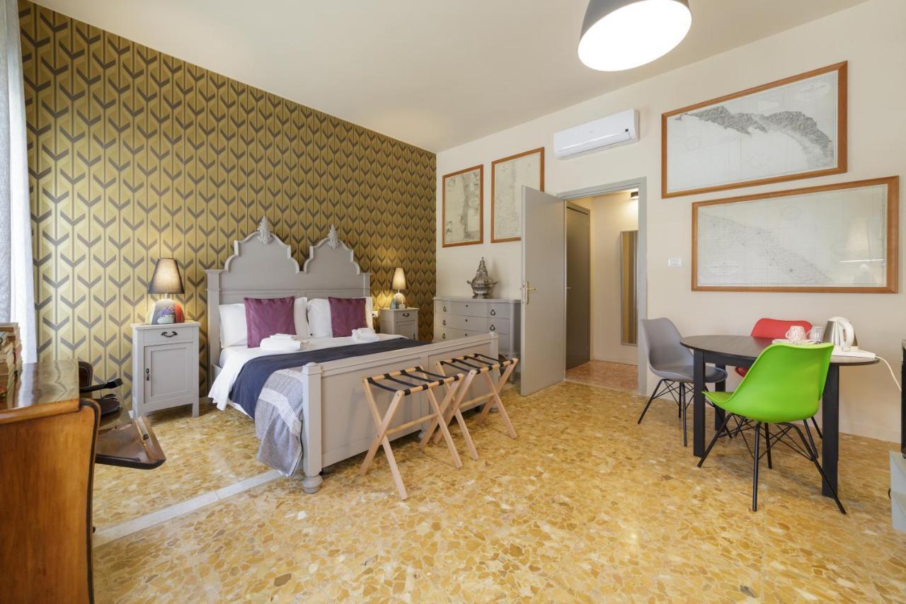 Budget Rooms Sonnino 37 칼리아리 외부 사진