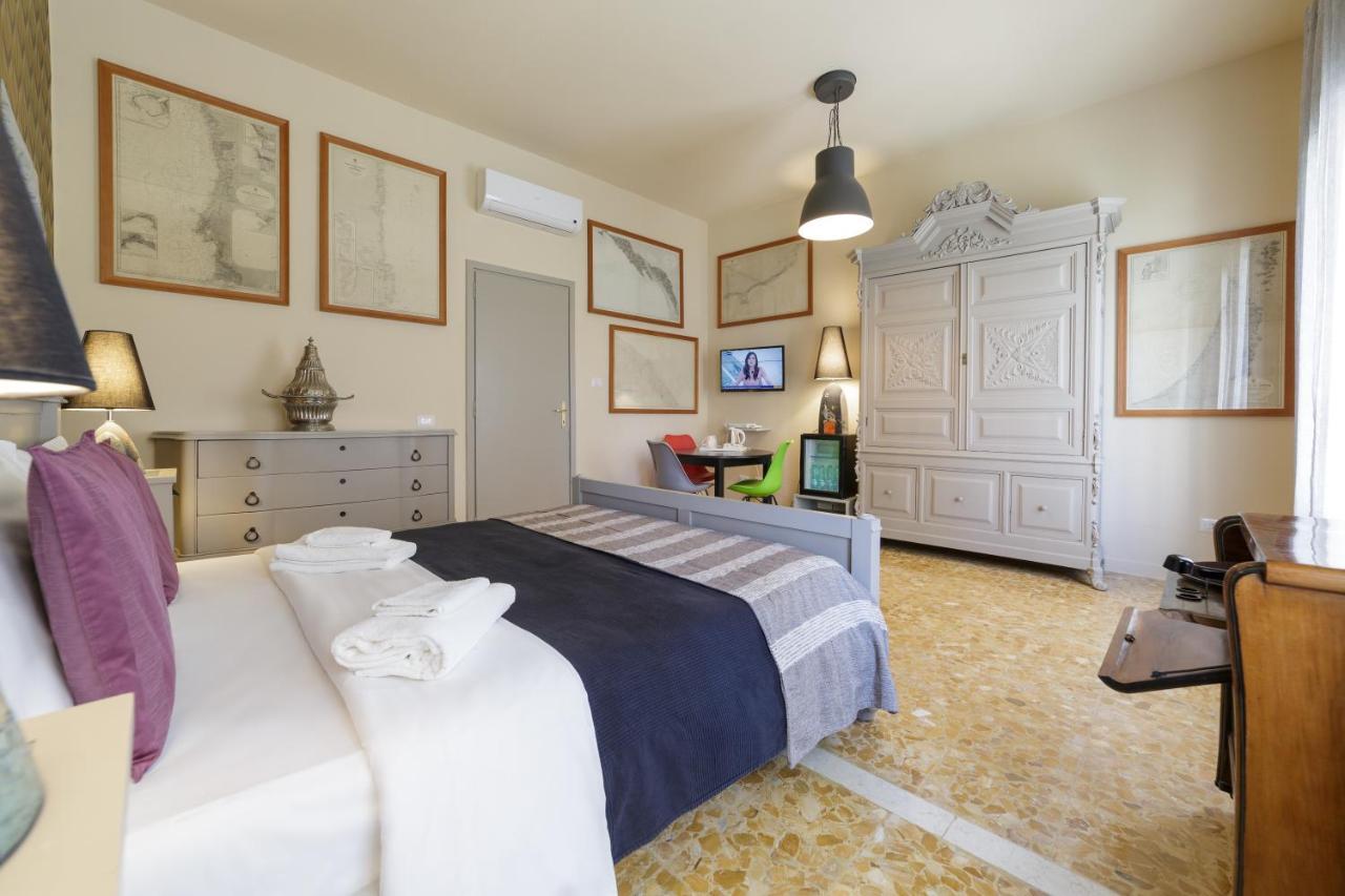 Budget Rooms Sonnino 37 칼리아리 외부 사진